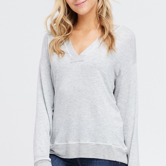 Tops - ❗️SALE❗️Heather Grey V-Neck Top